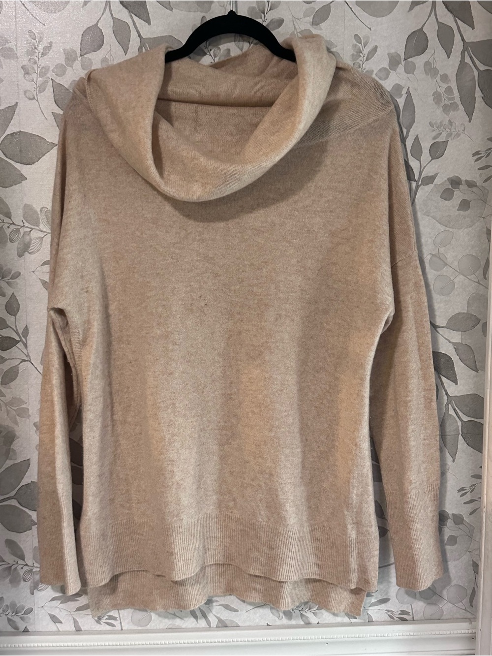 Cashmere cowl neck sweater sz L